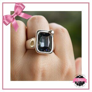 ‘Unexpected’ Gray Crystal Ring - size 9